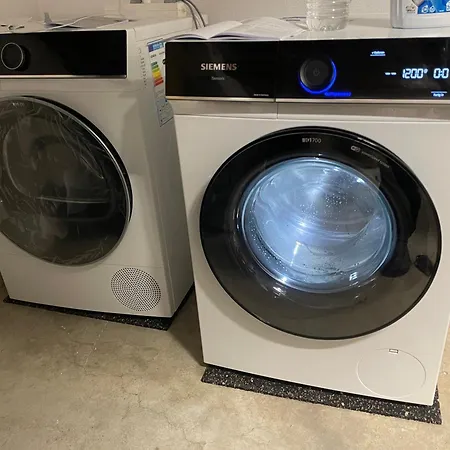 Apartment Sky 1,5 Fuer 4 Leute Zentral 35qm S-bahn Mercedes Benz Magstadt