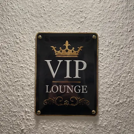 Sky 1,5 Fuer 4 Leute Zentral 35qm S-bahn Mercedes Benz Daire Magstadt