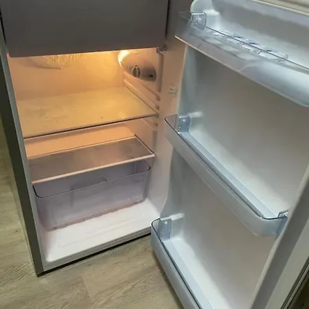 Sky 1,5 Für 4 Leute Zentral 35qm S-bahn Mercedes Benz Magstadt