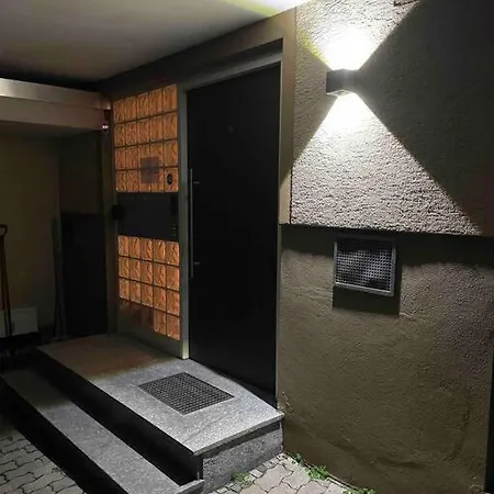 Διαμέρισμα Sky 1,5 Fuer 4 Leute Zentral 35qm S-bahn Mercedes Benz Magstadt