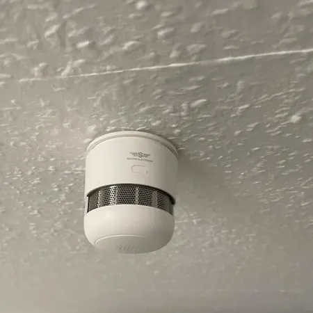 Sky 1,5 Fuer 4 Leute Zentral 35qm S-bahn Mercedes Benz Διαμέρισμα Magstadt