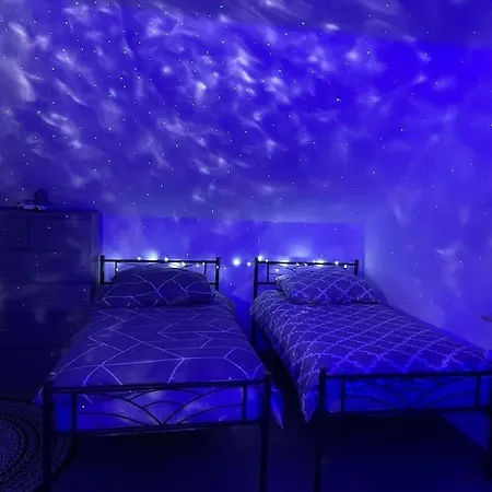 Apartamento Sky 1,5 Für 4 Leute Zentral 35qm S-bahn Mercedes Benz