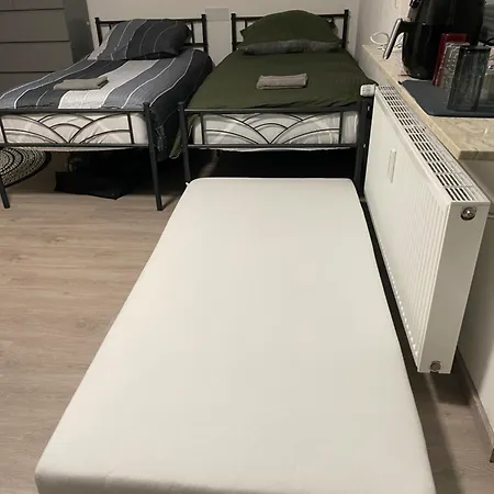 Sky 1,5 Fuer 4 Leute Zentral 35qm S-bahn Mercedes Benz *