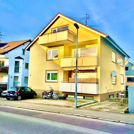 Apartment Sky 1,5 Fuer 4 Leute Zentral 35qm S-bahn Mercedes Benz *
