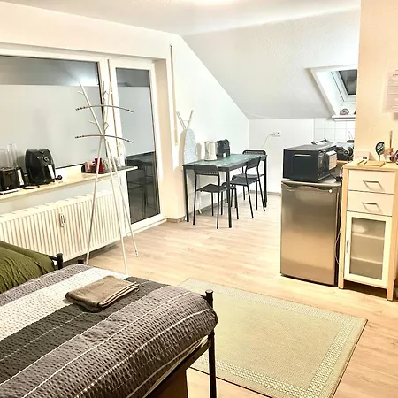 Apartment Sky 1,5 Fuer 4 Leute Zentral 35qm S-bahn Mercedes Benz Magstadt