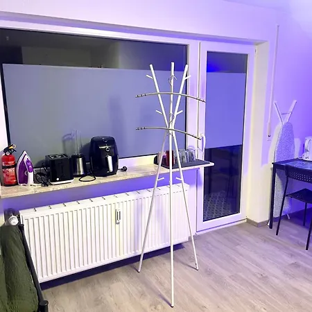 Sky 1,5 Für 4 Leute Zentral 35qm S-bahn Mercedes Benz Magstadt