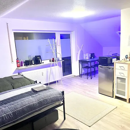 Sky 1,5 Fuer 4 Leute Zentral 35qm S-bahn Mercedes Benz * Magstadt