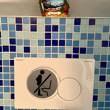 Sky 1,5 Fuer 4 Leute Zentral 35qm S-bahn Mercedes Benz Διαμέρισμα