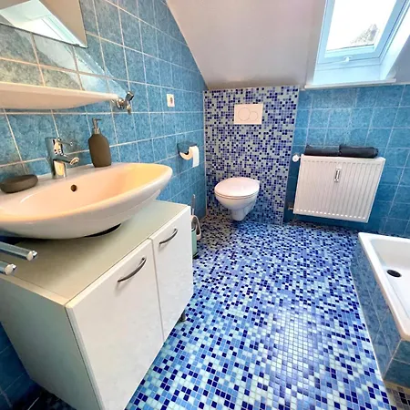 Apartamento Sky 1,5 Für 4 Leute Zentral 35qm S-bahn Mercedes Benz