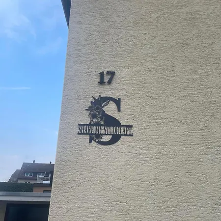 Sky 1,5 Fuer 4 Leute Zentral 35qm S-bahn Mercedes Benz