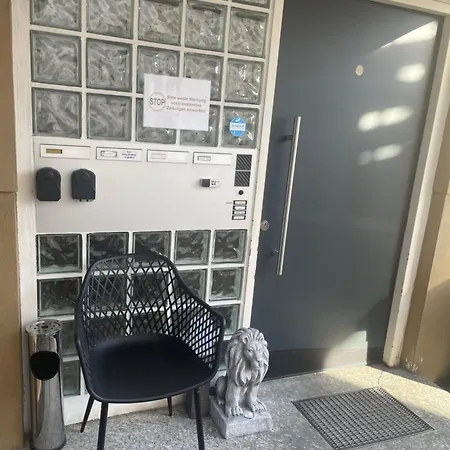 Sky 1,5 Für 4 Leute Zentral 35qm S-bahn Mercedes Benz Magstadt